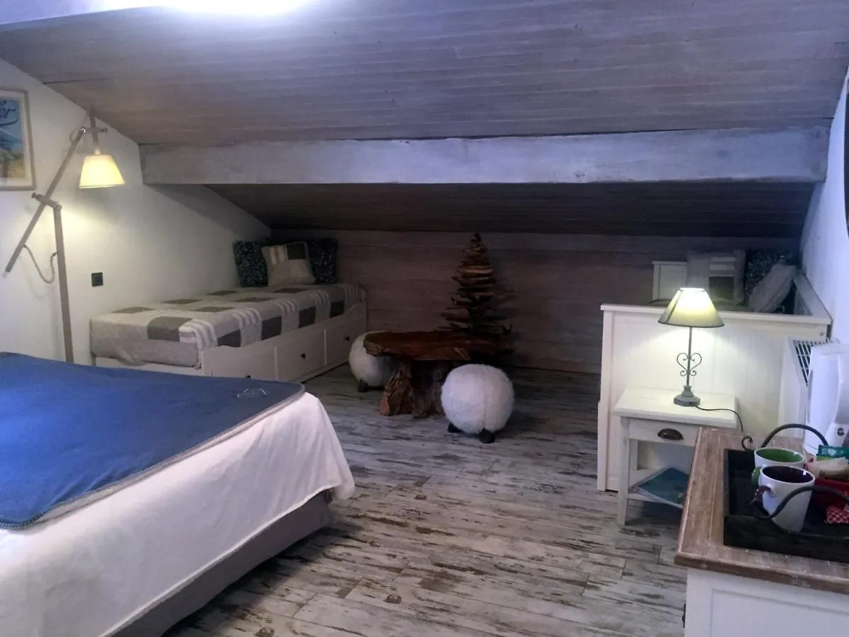 Les Marm'Hotes La Cote-d'Aime Bed & Breakfast