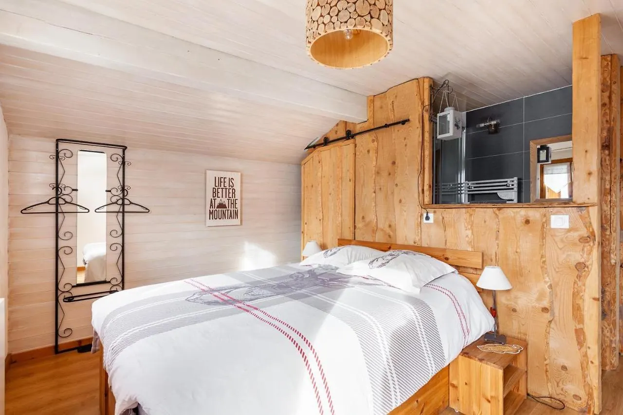 Les Marm'Hotes La Cote-d'Aime Bed & Breakfast